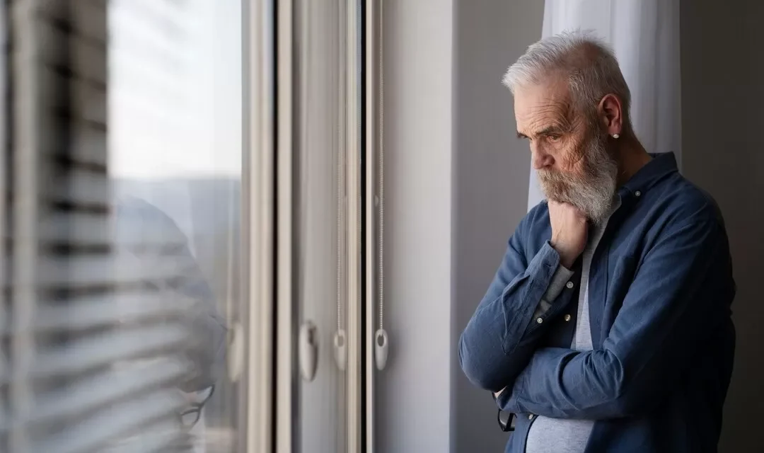 Senyapnya Perjuangan: Menguak Rasa Sunyi Pria Di Usia 60-an