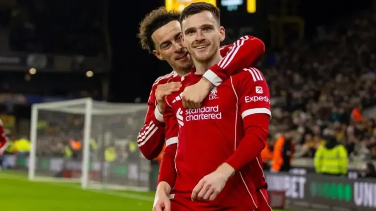 Robertson: Liverpool Bisa Tiru Kebangkitan Epik Lawan Barcelona