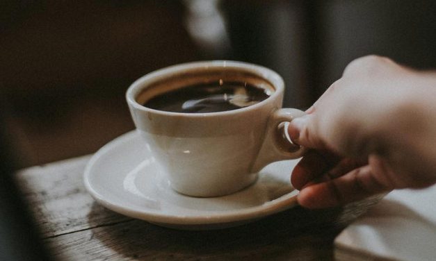 Kopi Tanpa Gula Di Pagi Hari: Apakah Ini Pilihan Sehat?