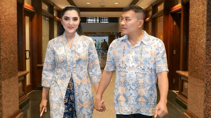 Salut! Ashanty Raih Gelar Doktor Di UNAIR, Siap Terbitkan Buku