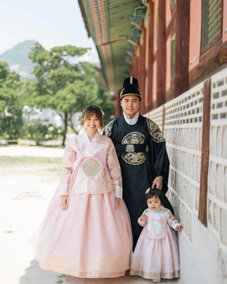 Gyeongbokgung Palace Jadi Latar Liburan Keluarga Gritte Agatha