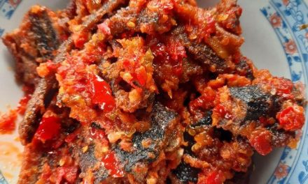 Kuliner Sambal Belut: Pedas Gurih Yang Bikin Ketagihan