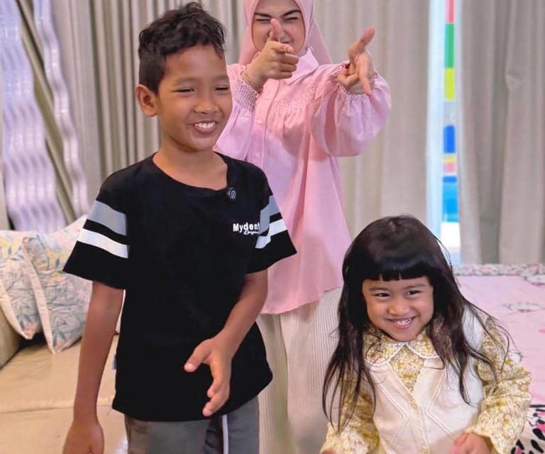 Seru Banget! Ria Ricis, Moana Dan Anak Angkat Kompak Bermain
