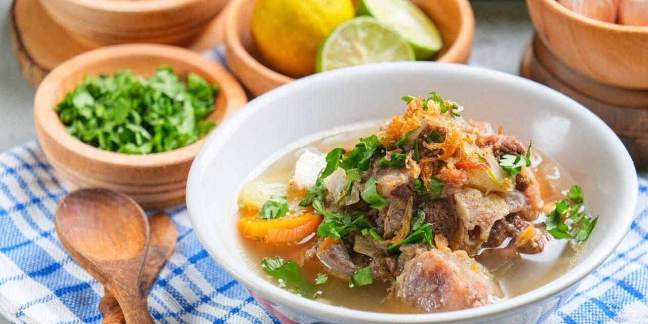 Kuliner Legendaris! Sop Buntut Dengan Kuah Kaya Rempah