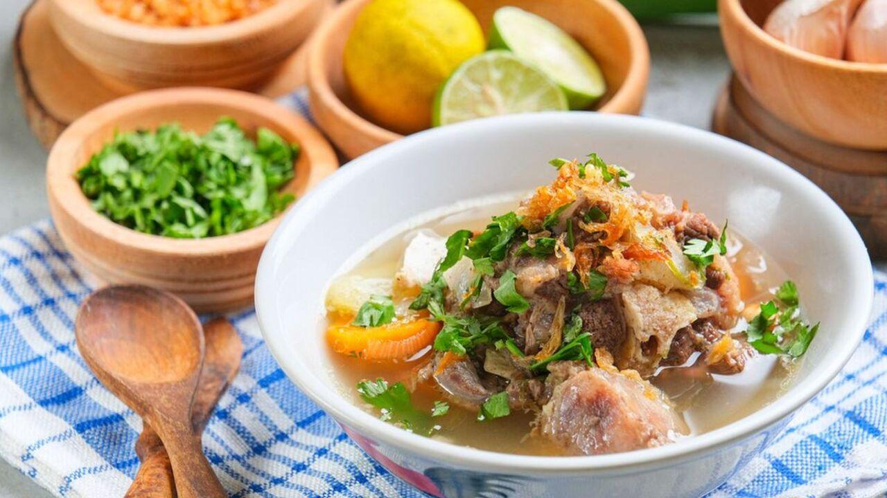 Kuliner Legendaris! Sop Buntut Dengan Kuah Kaya Rempah