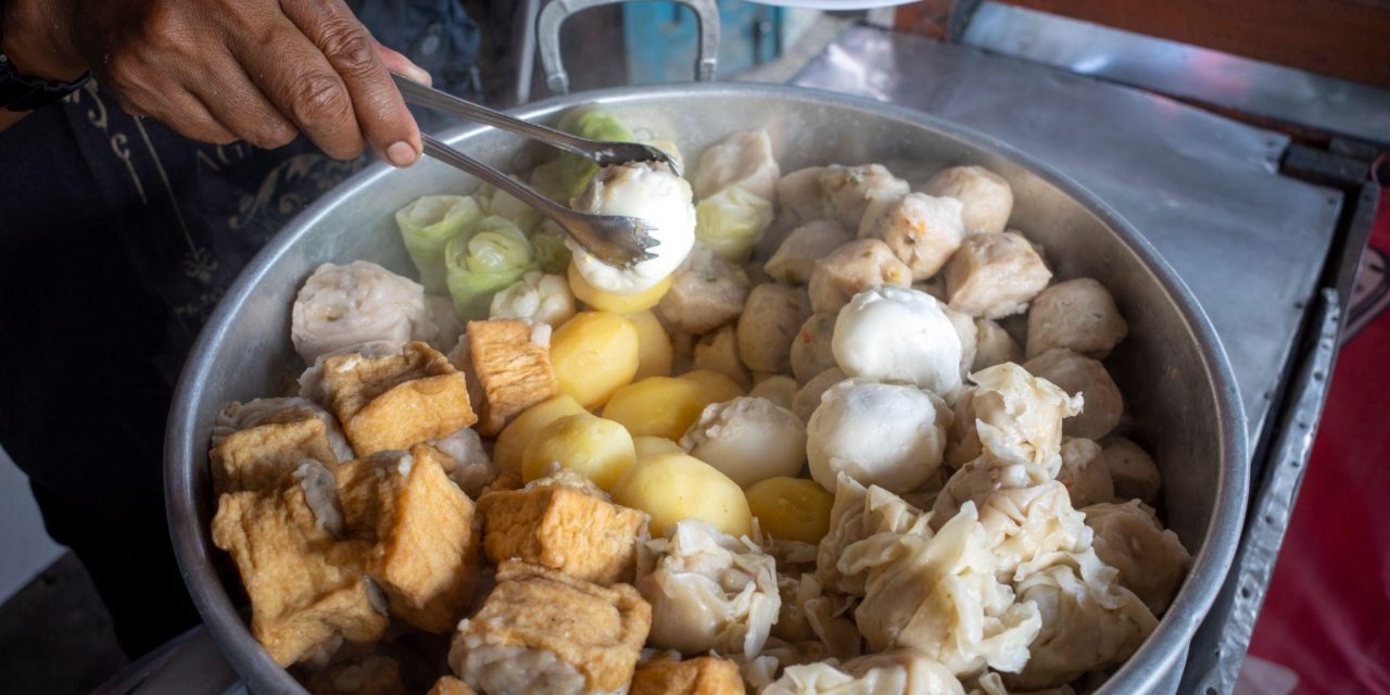 Gurih Dan Bikin Nagih! Pesona Kuliner Siomay Bandung