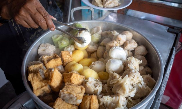 Gurih Dan Bikin Nagih! Pesona Kuliner Siomay Bandung
