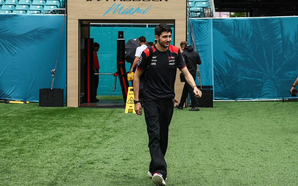 Esteban Ocon Tinggalkan Haas Dan Bidik Kursi F1 2027