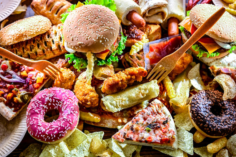 Waspada Fast Food! Porsinya Bisa Bikin Makan Berlebihan